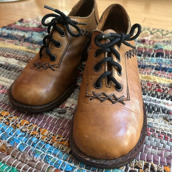 Vintage 70s Tan Leather Women's Flats - Picture 3 of 16